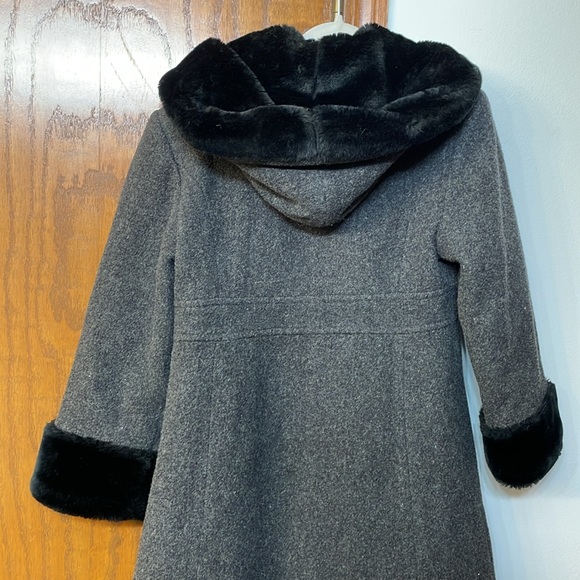 ROTHSCHILD UEC Girls Size 8 Gray Coat with Black Trim Hood Button Dressy Formal - Picture 9 of 11